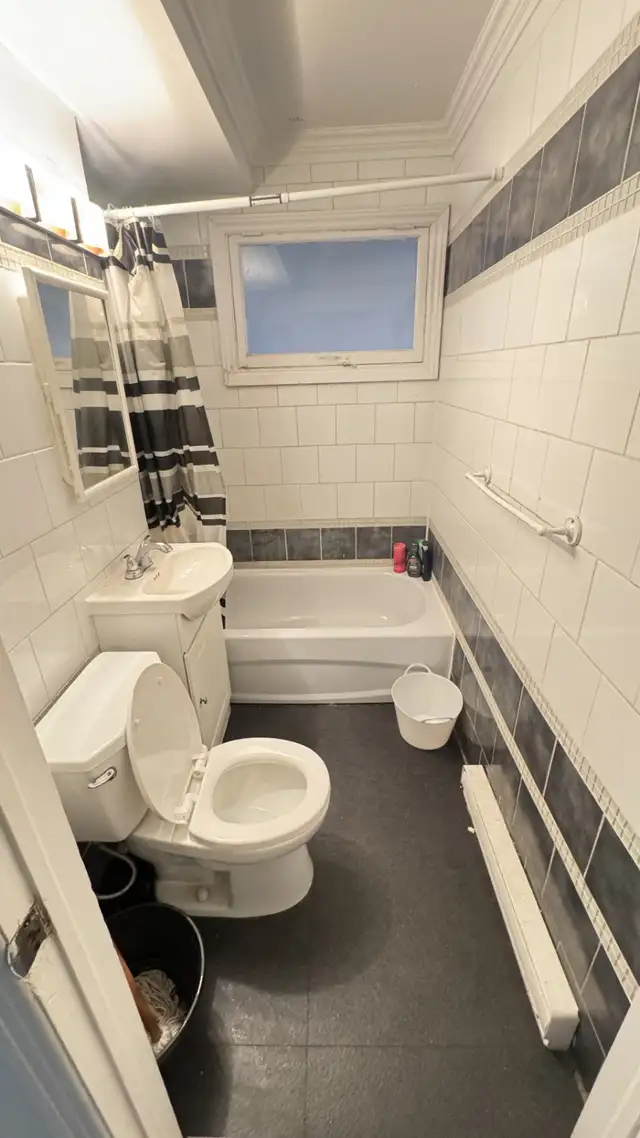 Lasalle: Beau 3 1/2 semi sous-sol, 4 électros inclu,Juillet - Photo 8