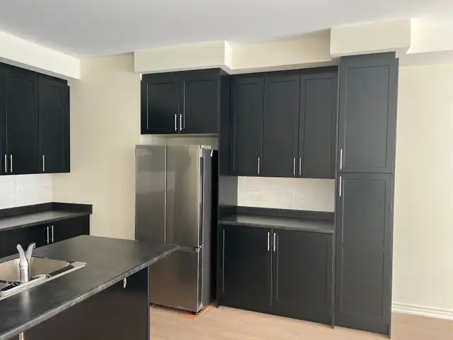 4 Bedroom House for Rent in Brampton - Photo 3