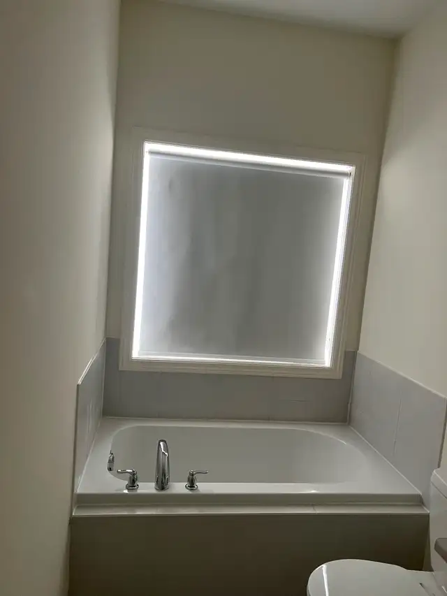 4 Bedroom House for Rent in Brampton - Photo 12