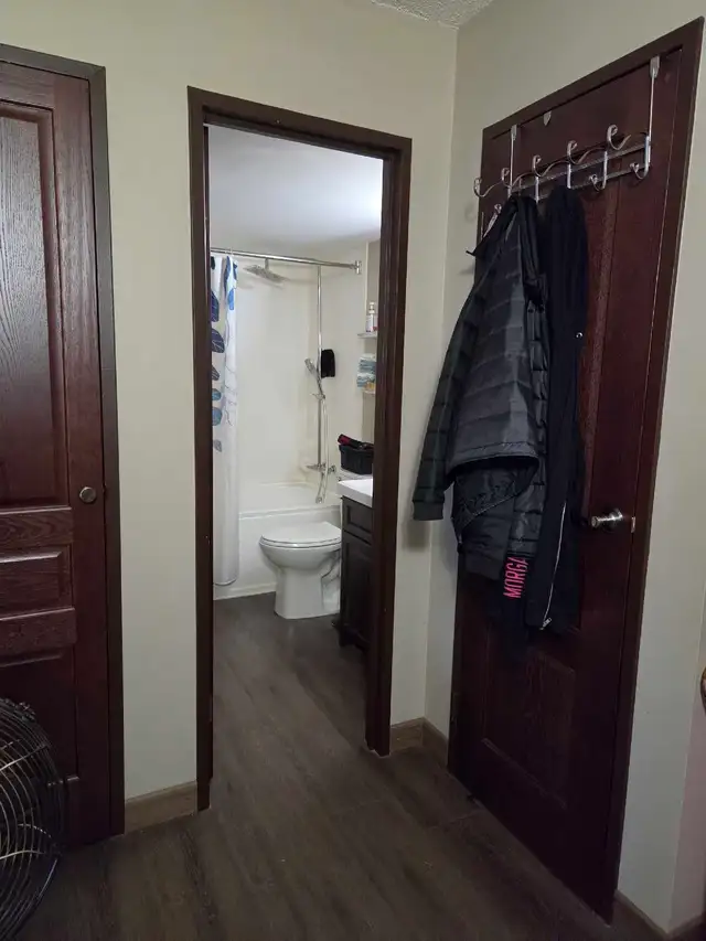 1BR 1 bath apt for May 1st $1510.00