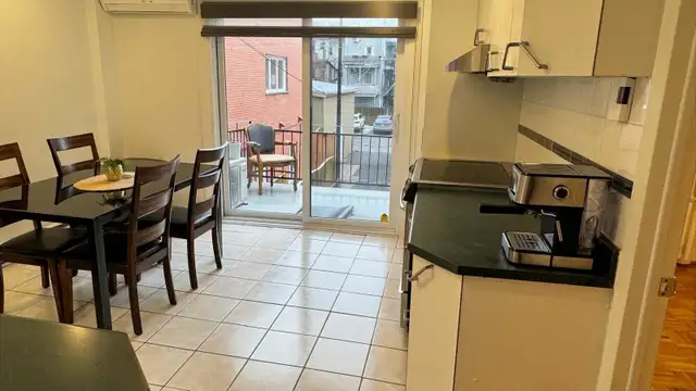 À LOUER - 5 1/2 - 2 chambres   bureau sur le Plateau-Mont-Royal - Photo 3