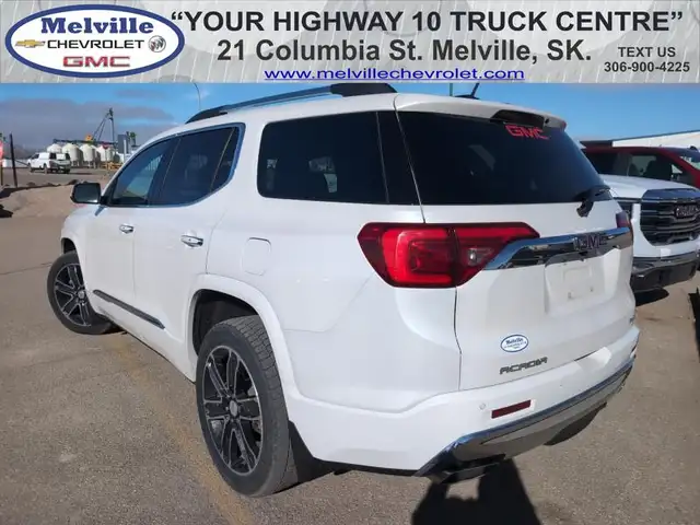 2017 GMC Acadia Denali - Leather Seats - Cooled Seats - Photo 5