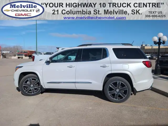 2017 GMC Acadia Denali - Leather Seats - Cooled Seats - Photo 6