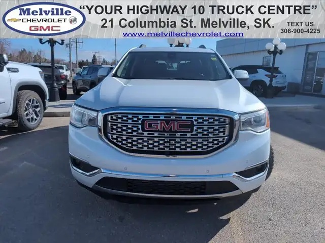 2017 GMC Acadia Denali - Leather Seats - Cooled Seats - Photo 8