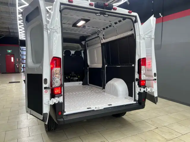 2025 Ram ProMaster Cargo Van - Photo 5