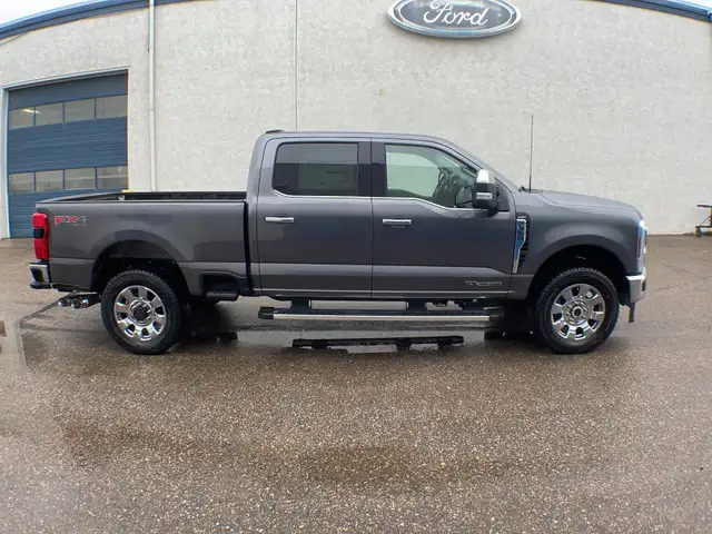 2026 Ford Super Duty F-350 SRW Lariat FX4 618A - Photo 6