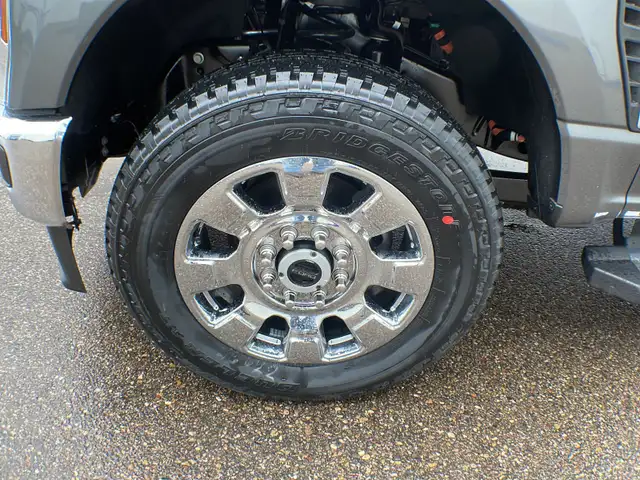 2026 Ford Super Duty F-350 SRW Lariat FX4 618A - Photo 9
