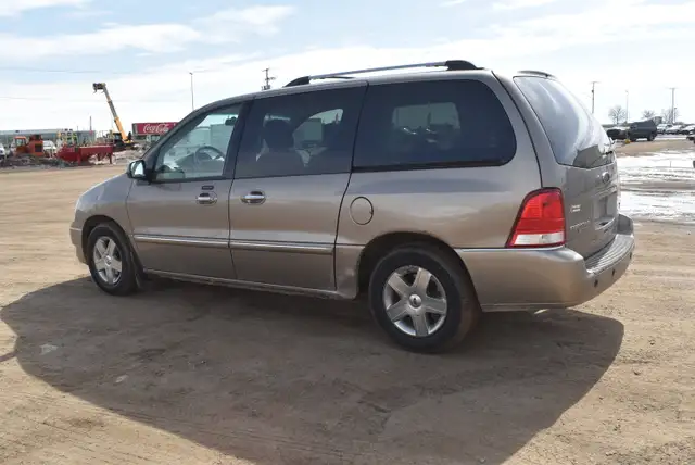 2006 Ford Freestar SEL - Photo 2