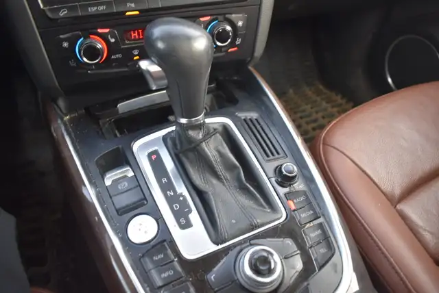 2010 Audi Q5 3.2 quattro Premium - Photo 12