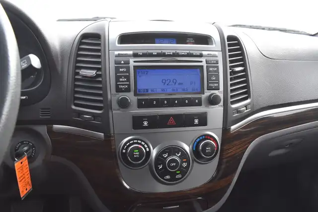 2011 Hyundai Santa Fe GL 2.4 FWD - Photo 11