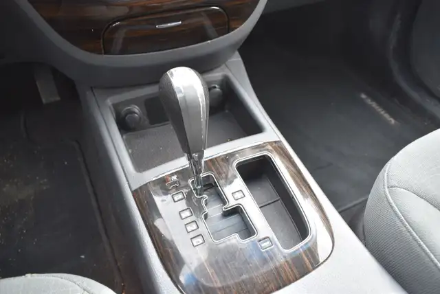 2011 Hyundai Santa Fe GL 2.4 FWD - Photo 12