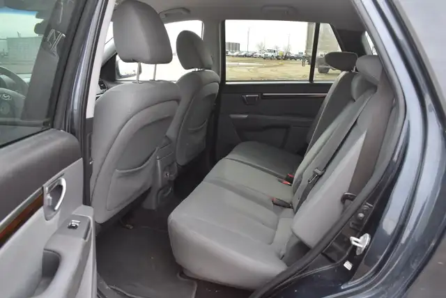 2011 Hyundai Santa Fe GL 2.4 FWD - Photo 17