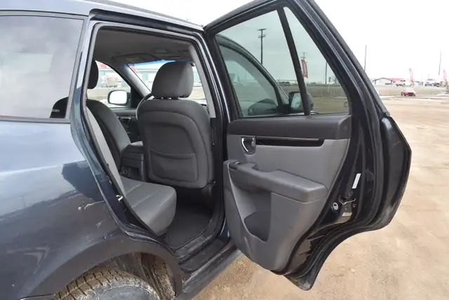 2011 Hyundai Santa Fe GL 2.4 FWD - Photo 21