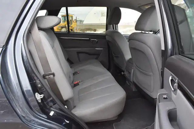 2011 Hyundai Santa Fe GL 2.4 FWD - Photo 22