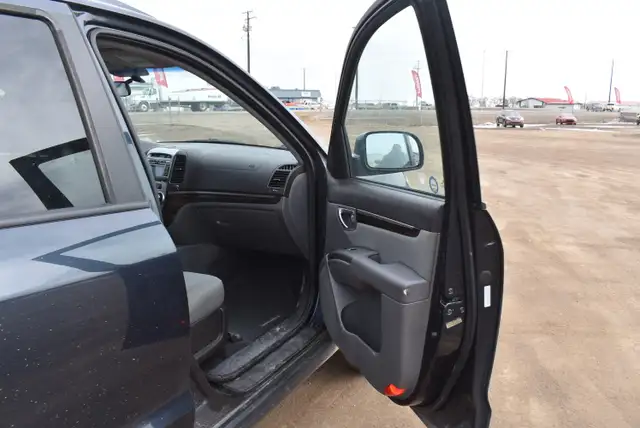 2011 Hyundai Santa Fe GL 2.4 FWD - Photo 23