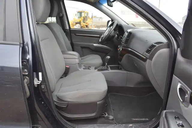 2011 Hyundai Santa Fe GL 2.4 FWD - Photo 24