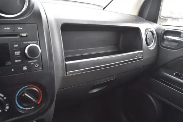 2009 Jeep Compass - Photo 13