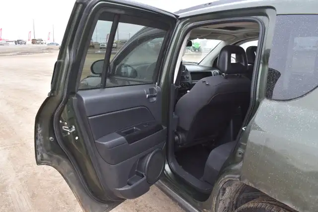 2009 Jeep Compass - Photo 16