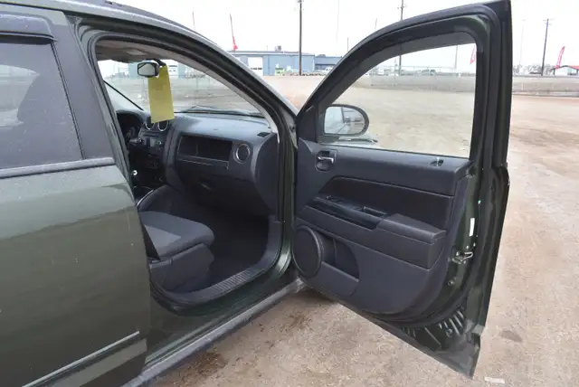 2009 Jeep Compass - Photo 22