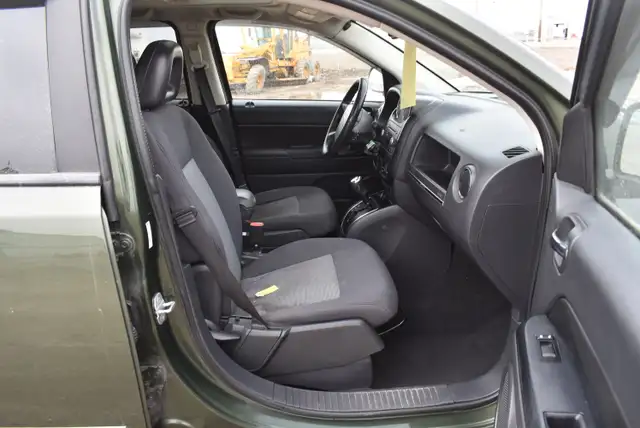 2009 Jeep Compass - Photo 23