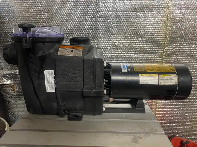 REBUILT. LIKE NEW. 1.5 HP HAYWARD SUPERPUMP 2.