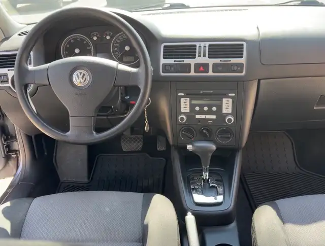 VW City Jetta Sedan 2008 - Photo 8