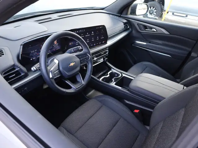 2025 Chevrolet Traverse - Photo 11