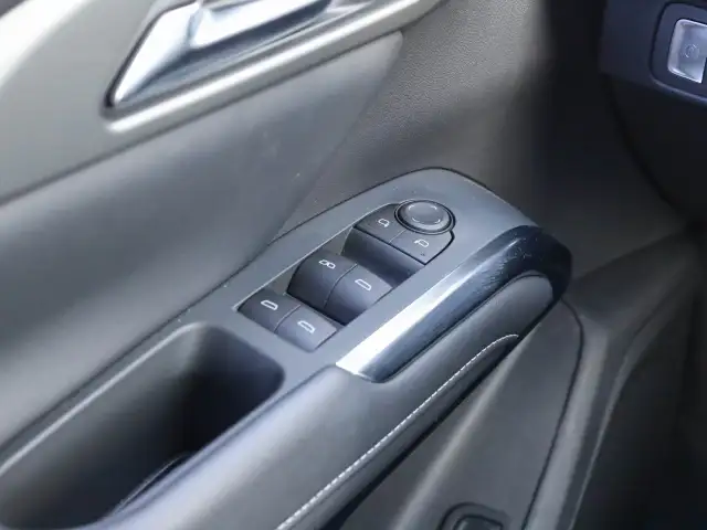 2025 Chevrolet Traverse - Photo 25