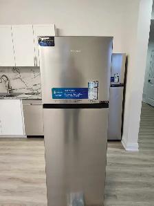 24' Hisence fridge