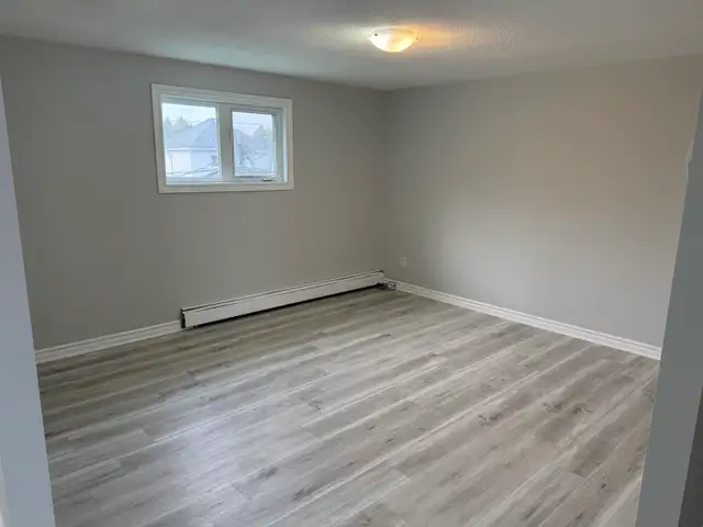 For rent Embrun. Large 3 bedrooms and 2 bathrooms - Photo 3