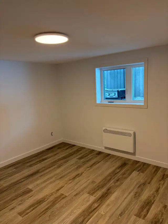 S-SOL D'UN DUPLEX. NEUF. TRÈS GRAND 4 ET DEMI - Photo 6