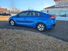2017 HYUNDAI  IONIQ HYBRID SEL HATCHBACK TOTALLY SPOTLESS
