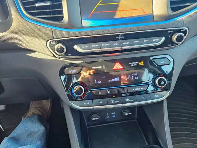 2017 HYUNDAI  IONIQ HYBRID SEL HATCHBACK TOTALLY SPOTLESS - Photo 5