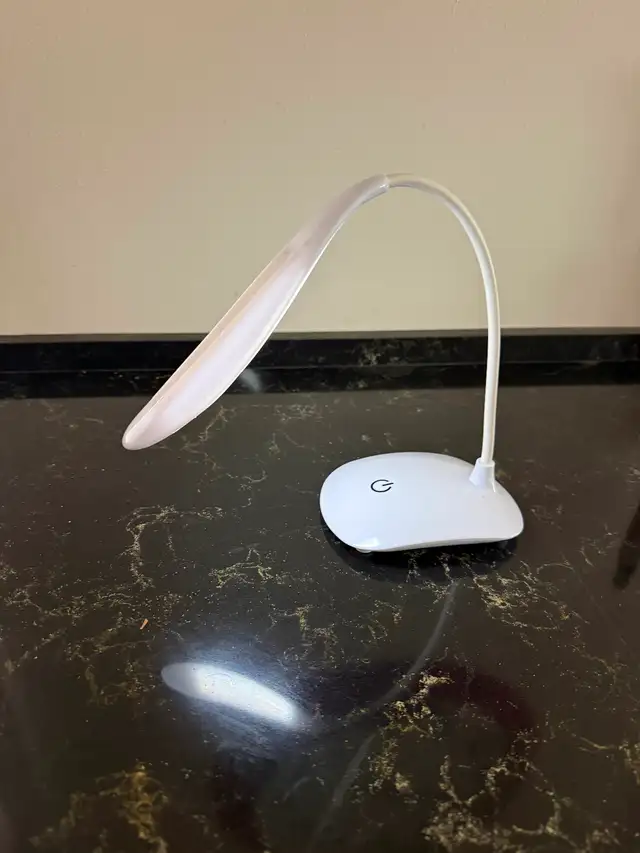 Touch Trilight Desk Lamp - Photo 3