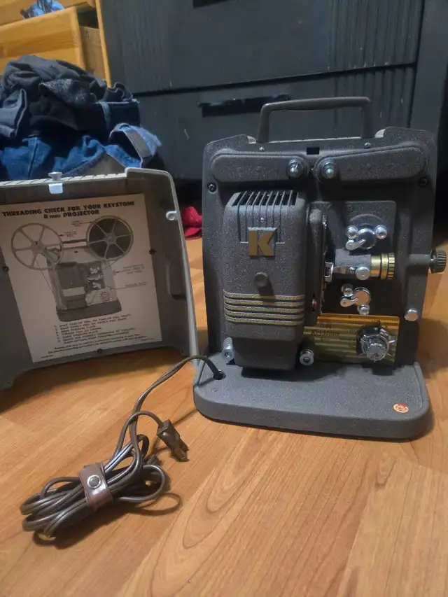 8mm reel to reel projector - Photo 2