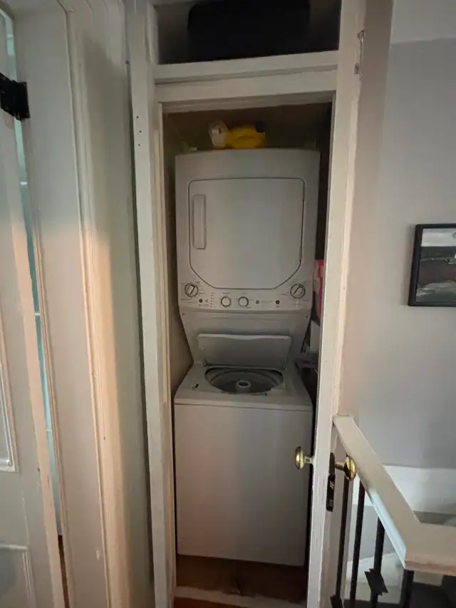 Beautiful 1  Bedroom apartment downtown Perth for Rent July 1st - Photo 9