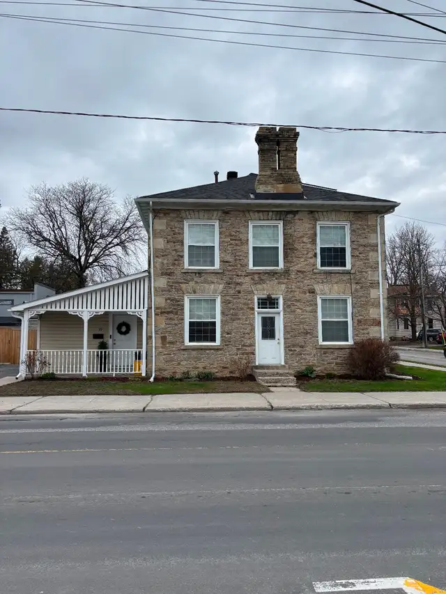 Beautiful 1  Bedroom apartment downtown Perth for Rent July 1st - Photo 10