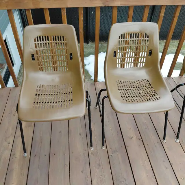 4 chaises Expo 67 - Photo 4