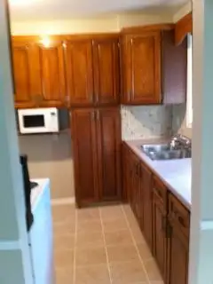 3 Beds,1 Bath,Appliances,A.C.Garage,Patio,whole townhouse - Photo 2