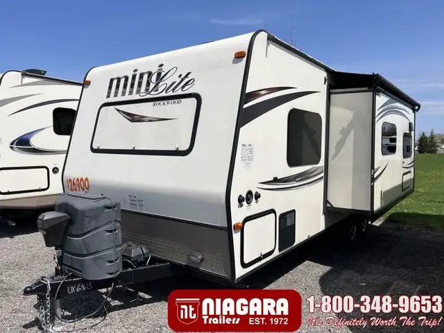2016 FOREST RIVER ROCKWOOD MINI LITE 2502S Travel Trailer - Photo 2
