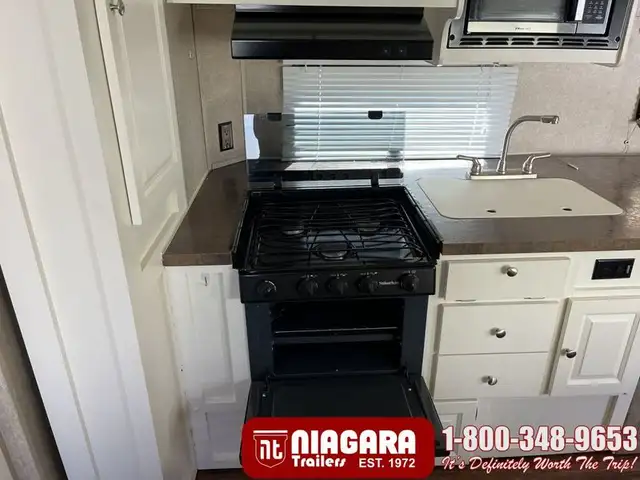 2016 FOREST RIVER ROCKWOOD MINI LITE 2502S Travel Trailer - Photo 14