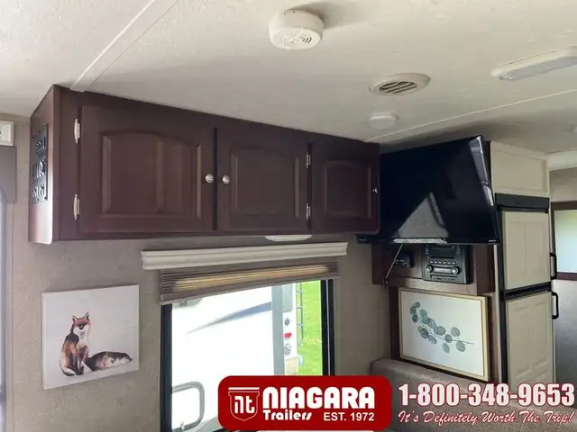 2016 FOREST RIVER ROCKWOOD MINI LITE 2502S Travel Trailer - Photo 16