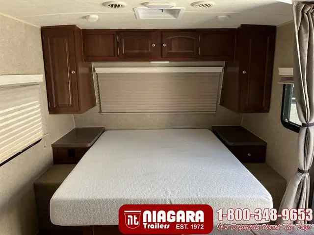 2016 FOREST RIVER ROCKWOOD MINI LITE 2502S Travel Trailer - Photo 19