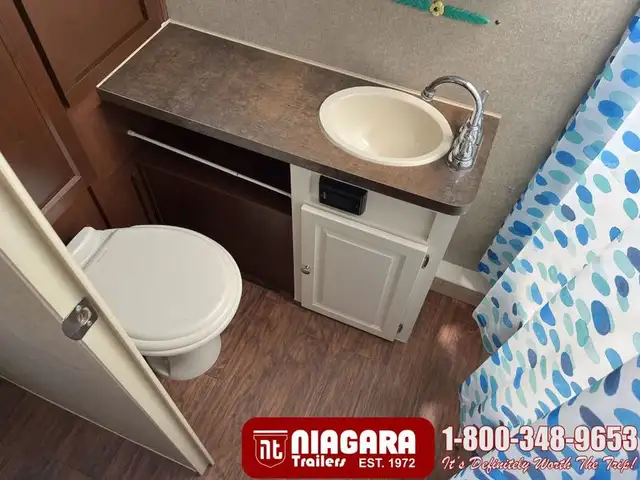 2016 FOREST RIVER ROCKWOOD MINI LITE 2502S Travel Trailer - Photo 23