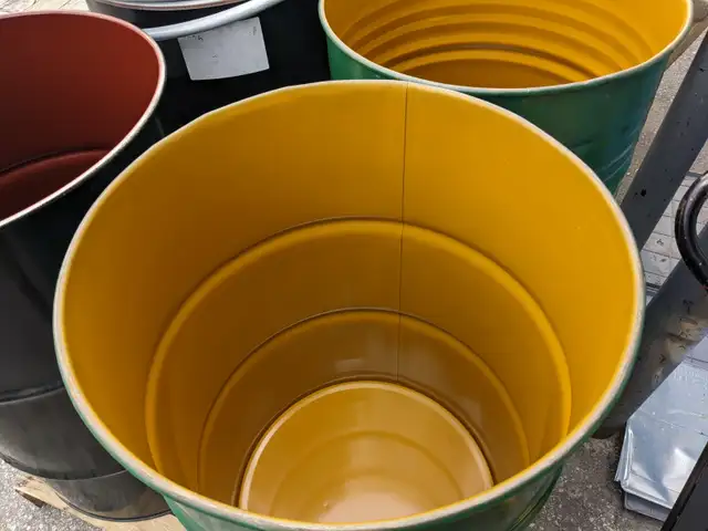 Metal  barrel  Food grade .