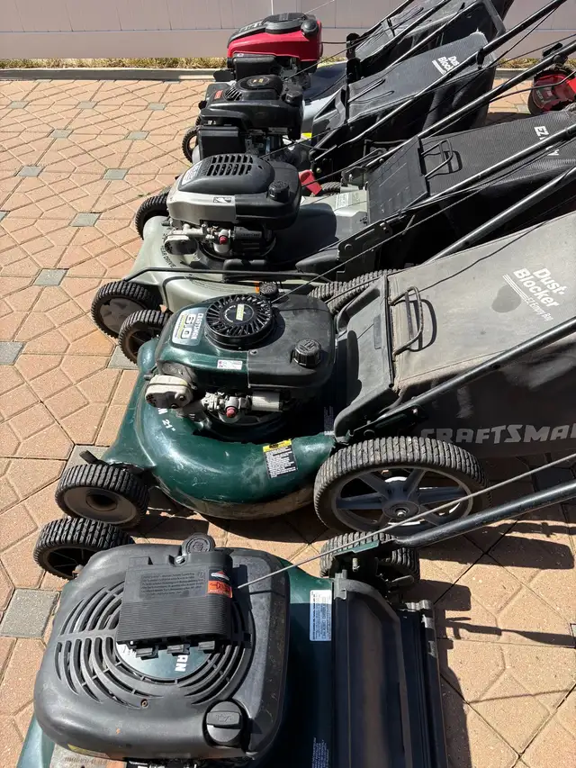 lawnmowers and weed whips - Photo 2