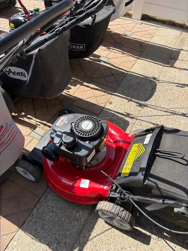 lawnmowers and weed whips - Photo 3