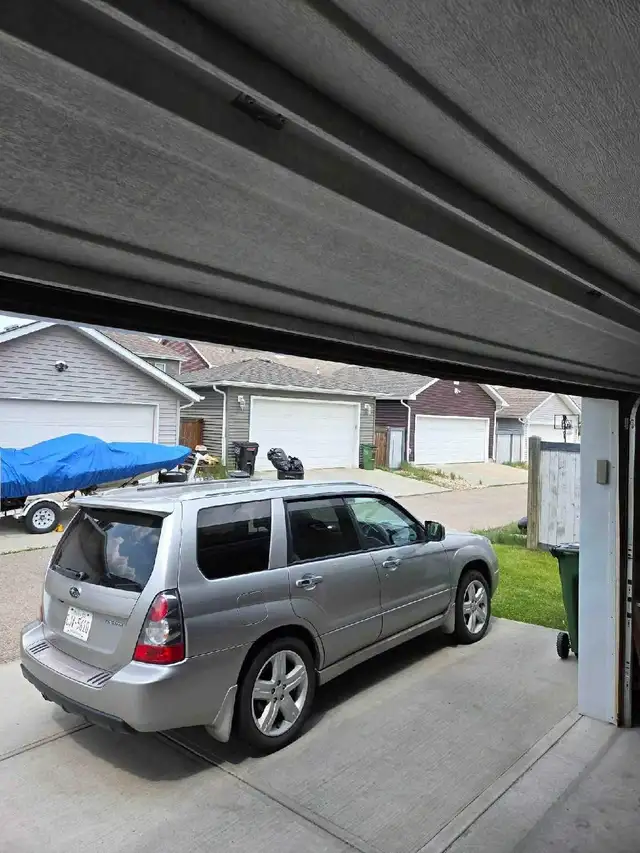 Subaru Forester 2005 (automatic) - Photo 2