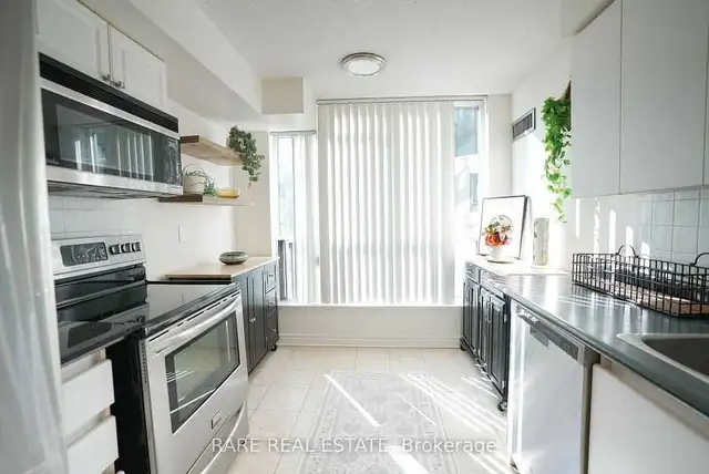 2 bed/2 bath 1150 sq ft apartment in downtown Toronto - Photo 3
