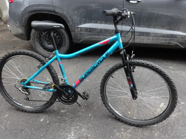 VÉLO 26 POUCES POUR FEMME. TRÈS BON ÉTAT. SUPERCYCLE. - Photo 2